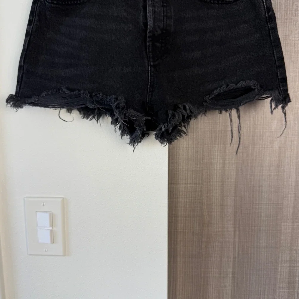 Zara‎ Black High Rise Distressed Denim Shorts 100% Cotton Raw Hem Size 4